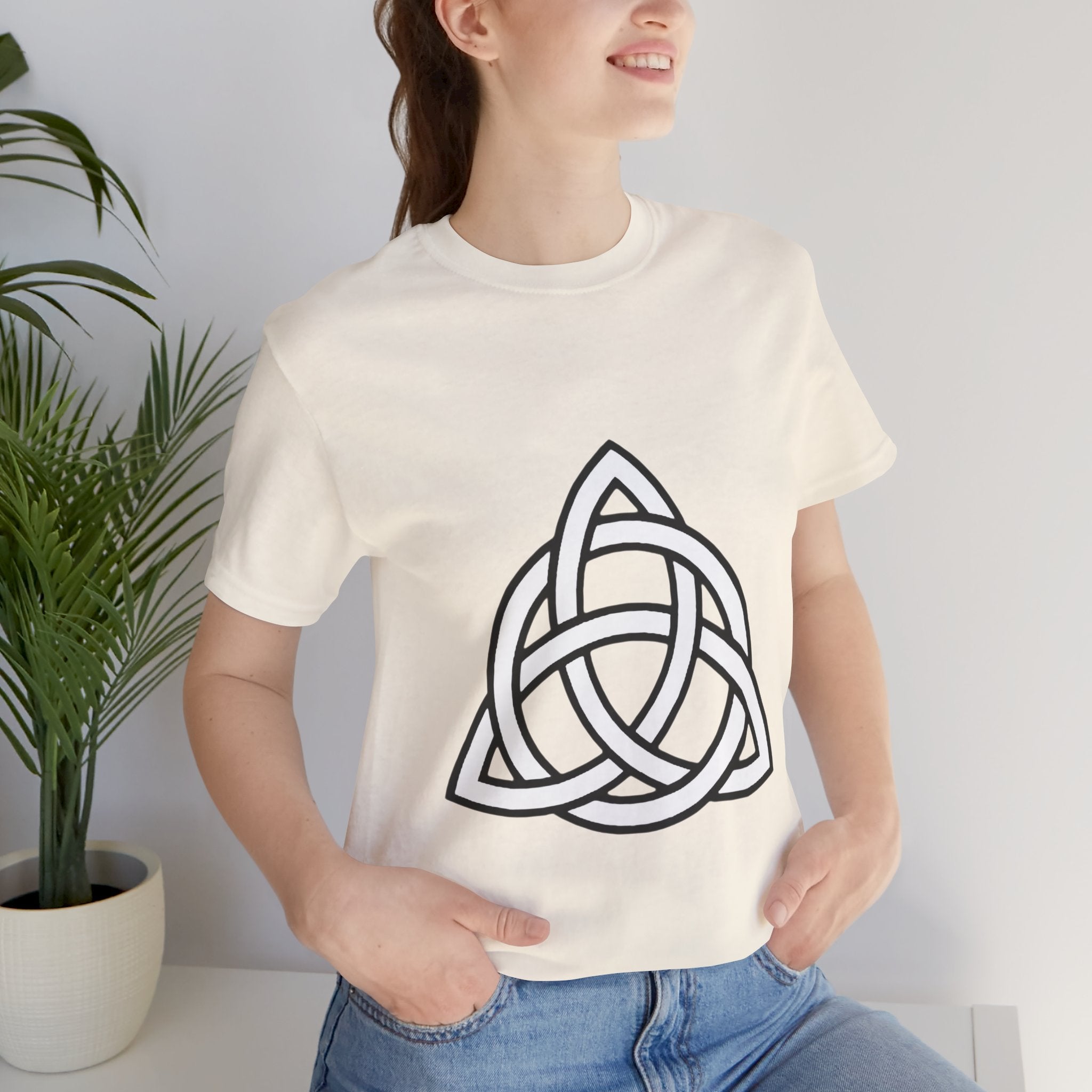 Celtic Dara Knot Circle T-Shirt | Interlaced Celtic Design