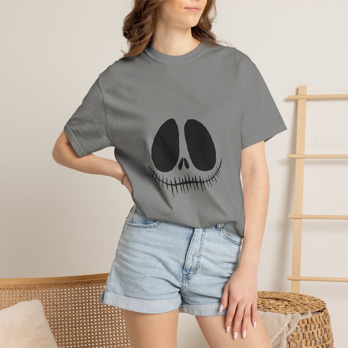 Skull Face Graphic Tee — Minimal Halloween Skull T-Shirt