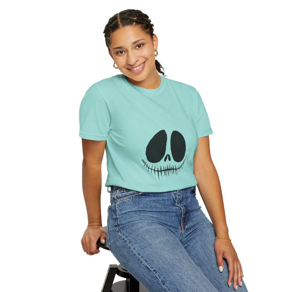 Skull Face Graphic Tee — Minimal Halloween Skull T-Shirt